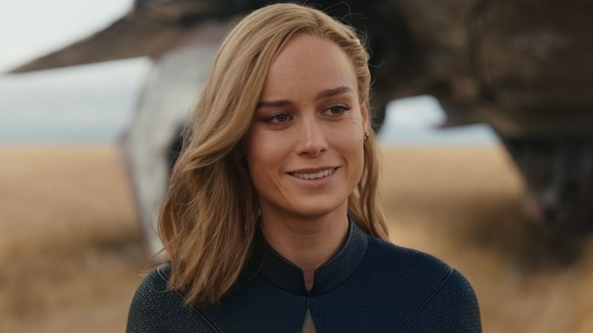 Brie Larson a porté les robes d'été et les maillots de bain les plus mignons pendant ses vacances tropicales, et c'est sa meilleure version de l'été à ce jour
