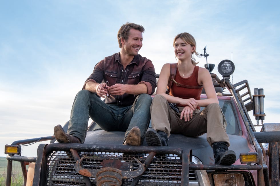 Glen Powell, Daisy Edgar Jones, Les tornades