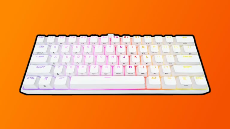 Économisez 35 $ sur ce mini clavier de jeu blanc de Corsair
