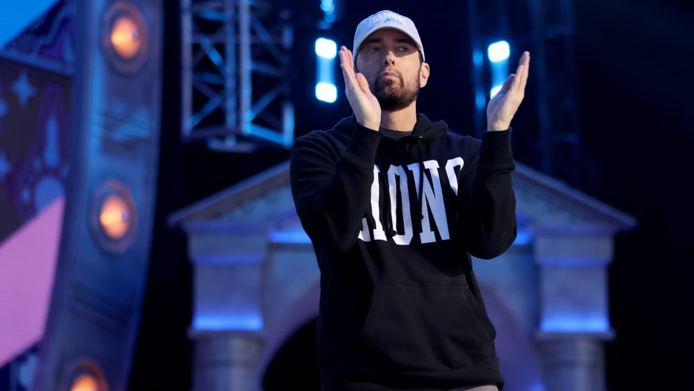 Eminem représente Détroit dans le clip de « Tobey » réalisé par Cole Bennett avec Big Sean et Babytron Plus de Variety Les plus populaires À lire absolument Inscrivez-vous aux bulletins d'information de Variety Plus de nos marques
	
	
