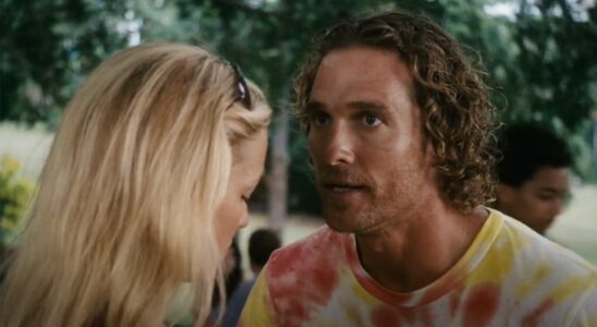 Matthew McConaughey in a tye-dye shirt talking to Kate Hudson.