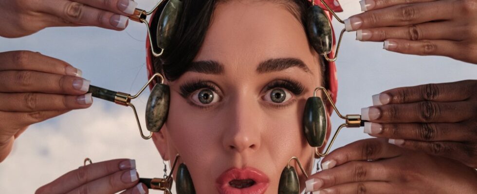 Katy Perry célèbre le divin féminin dans la vidéo « Woman's World » avec Trisha Paytas Plus de Variety Les plus populaires À lire absolument Inscrivez-vous aux bulletins d'information de Variety Plus de nos marques