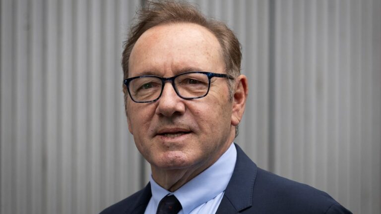 Kevin Spacey remporte le Folkestone Independent Film Award pour son rôle de doublage dans « Control » Plus de Variety Les plus populaires À lire absolument Inscrivez-vous aux newsletters de Variety Plus de nos marques
	
	
