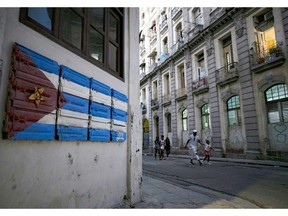 Cuba est aux prises avec une crise économique, des pénuries alimentaires et des coupures de courant.