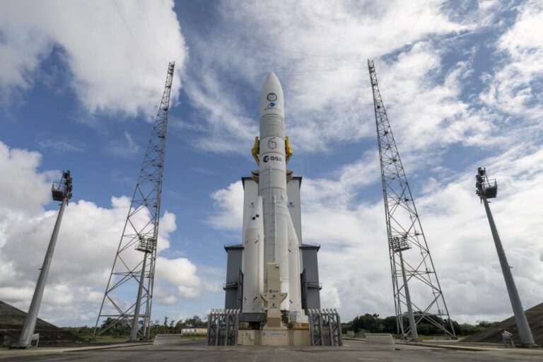 La nouvelle fusée lourde de l’ESA, Ariane 6, est prête à être lancée pour la première fois mardi