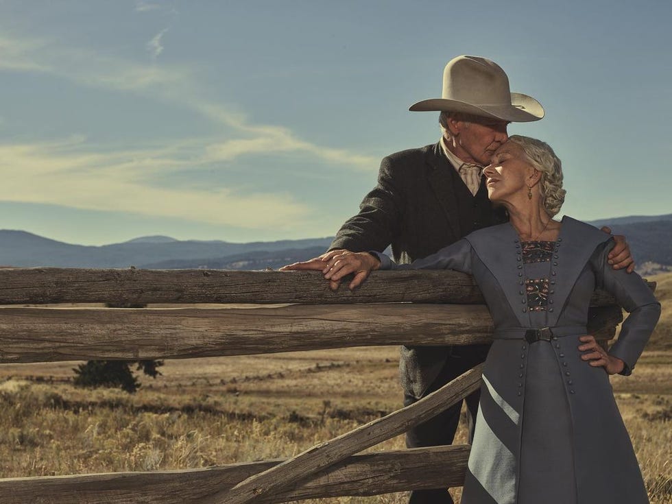 Harrison Ford et Helen Mirren partagent un baiser dans la campagne de Yellowstone 1923