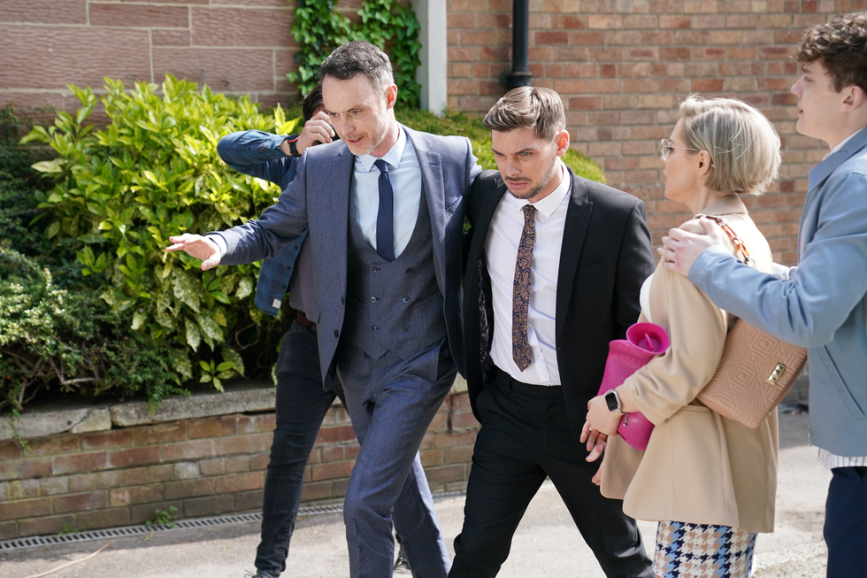 James Nightingale, Ste Hay, Cindy Cunningham et Tom Cunningham dans Hollyoaks