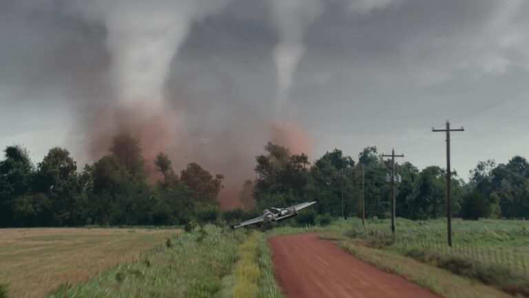 Le tournage de tornades en Oklahoma s'est avéré particulièrement difficile en raison de véritables tornades
