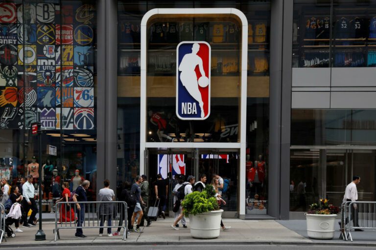 Les droits télé de la NBA reviennent à ESPN, NBC et Amazon alors que TNT est rejetée