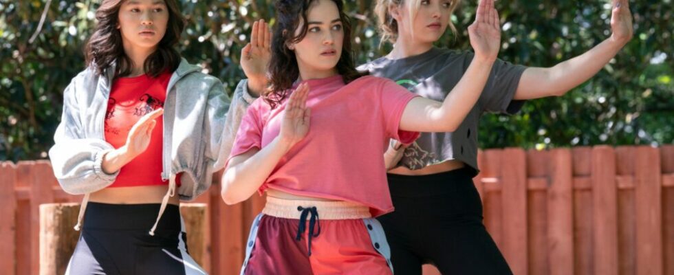 Mary Mouser as Samantha LaRusso and Peyton List as Tory in Cobra Kai