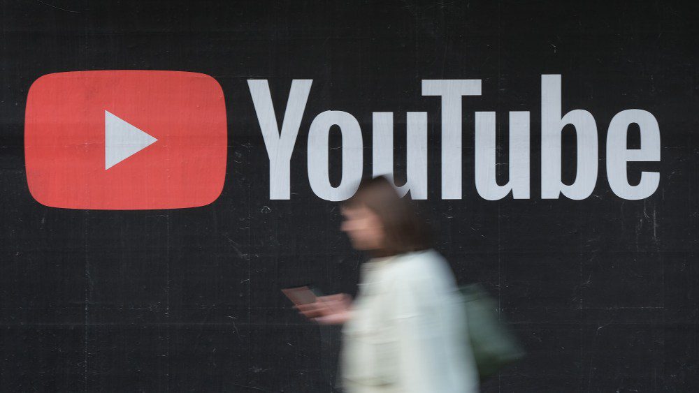 Les revenus publicitaires de YouTube au deuxième trimestre atteignent 8,66 milliards de dollars, en hausse de 13 %, en deçà des attentes de Wall Street Plus de Variety Les plus populaires À lire absolument Inscrivez-vous aux newsletters de Variety Plus de nos marques
	
	
