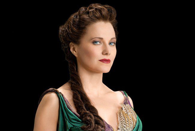 Lucy Lawless rejoint le casting de « Spartacus House of Ashur » dans le rôle de Lucretia, Starz