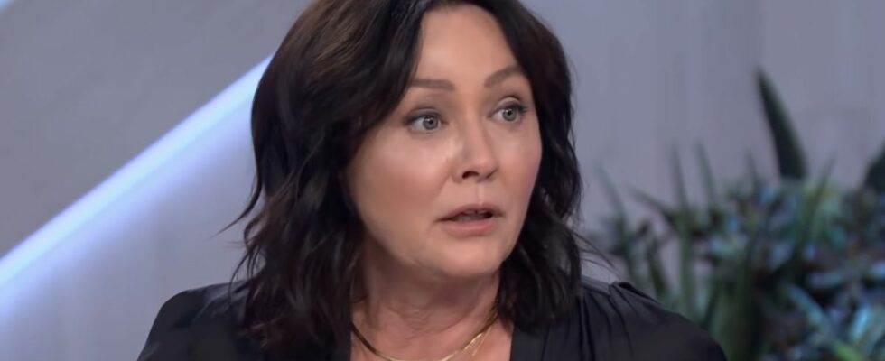 Shannen Doherty talking about her cancer battle on The Kelly Clarkson Show