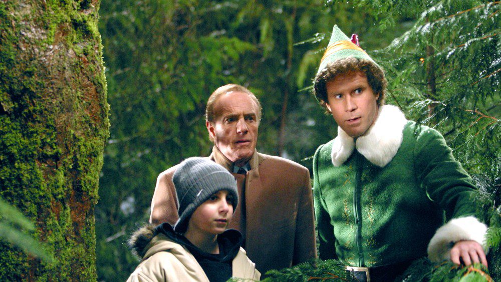 Will Ferrell affirme que James Caan lui a dit « Tu n'es pas drôle » sur le tournage d'« Elf » et qu'il jouait « trop fort » ; Caan l'a ensuite qualifié de « brillant » après avoir vu le film
	
	
