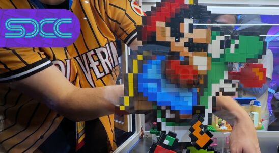 Yoshi géant en Lego avec langue fonctionnelle et plus encore | SDCC 2024