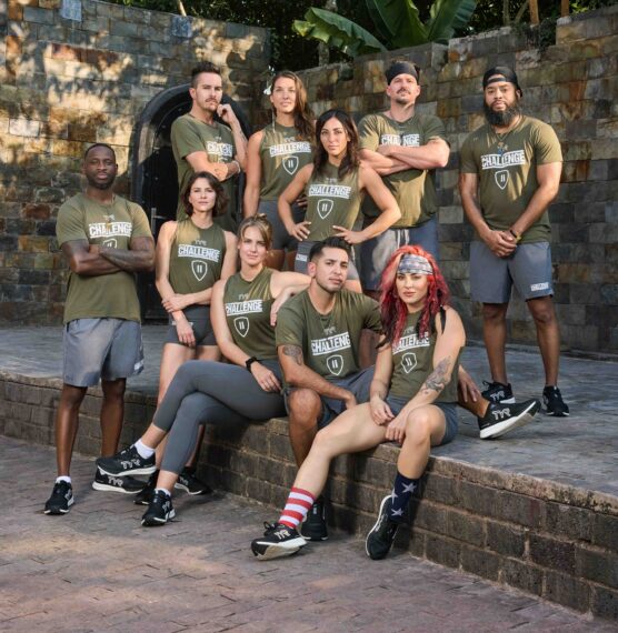 Casting de la saison 40 de « The Challenge » : Era 2 : Ryan Kehoe, Emily Schromm, Aviv Melmed, Johnny "Bananes" Devenanzio, Brandon Nelson, Néhémie Clark, KellyAnne Judd, Laurel Stucky, Derek Chavez et Cara Maria Sorbello.