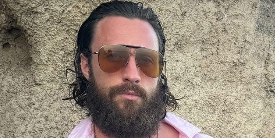 Aaron Taylor-Johnson fait ses débuts avec une transformation capillaire spectaculaire