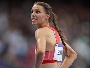 Audrey Leduc de l'équipe canadienne réagit lors de la demi-finale du 100 m féminin au huitième jour des Jeux olympiques.