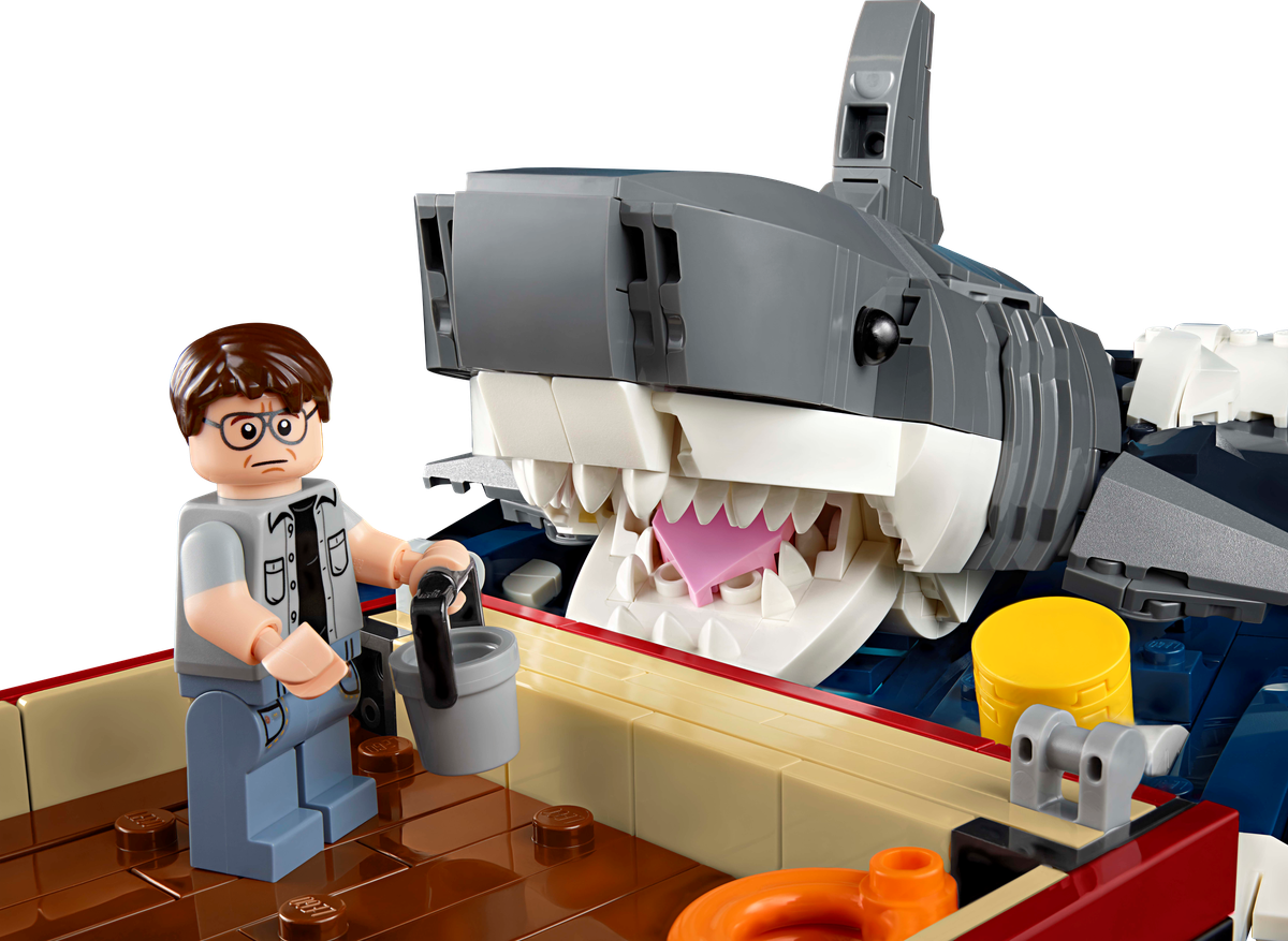 Brody face à face avec Jaws, sous forme de Lego