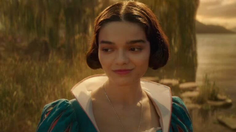 Bande-annonce live-action de « Blanche-Neige » : Rachel Zegler affronte la méchante reine de Gal Gadot et rencontre les Sept Nains Plus de Variety Les plus populaires À lire absolument Inscrivez-vous aux bulletins d'information de Variety Plus de nos marques
	
	
