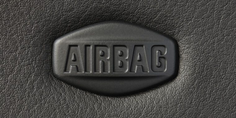 Ford demande aux propriétaires d’arrêter de conduire s’ils ont ignoré le rappel des airbags datant de 9 ans