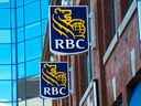 Le directeur financier licencié de RBC a poursuivi la plus grande banque du Canada.