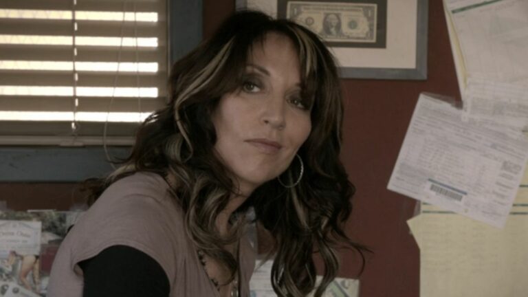 Les détectives en ligne pensent que One Piece va ajouter Katey Sagal, vétéran de Sons of Anarchy, à la saison 2, et les preuves sont convaincantes
