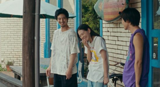 Critique de « Super Happy Forever » : la nostalgie ne peut pas réparer un cœur brisé dans un charmant film japonais Critique de « Super Happy Forever » : la nostalgie ne peut pas réparer un cœur brisé dans un charmant film japonais Critique au Festival du film de Venise (Venice Days, ouverture), le 28 août 2024. Durée : 94 MIN. Plus de Variety Les plus populaires À lire absolument Inscrivez-vous aux bulletins d'information de Variety Plus de nos marques