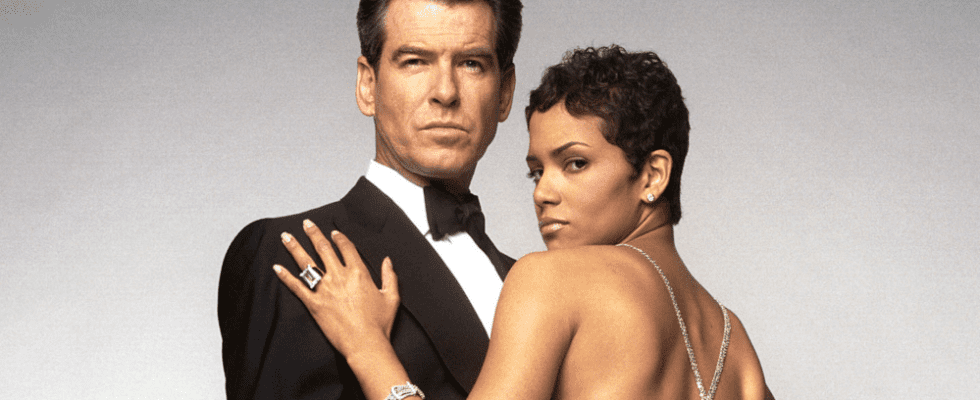 Halle Berry déclare que Pierce Brosnan « a restauré ma foi dans les hommes » sur le tournage de James Bond : « Il ne pourrait pas y avoir d'être humain plus gentleman »