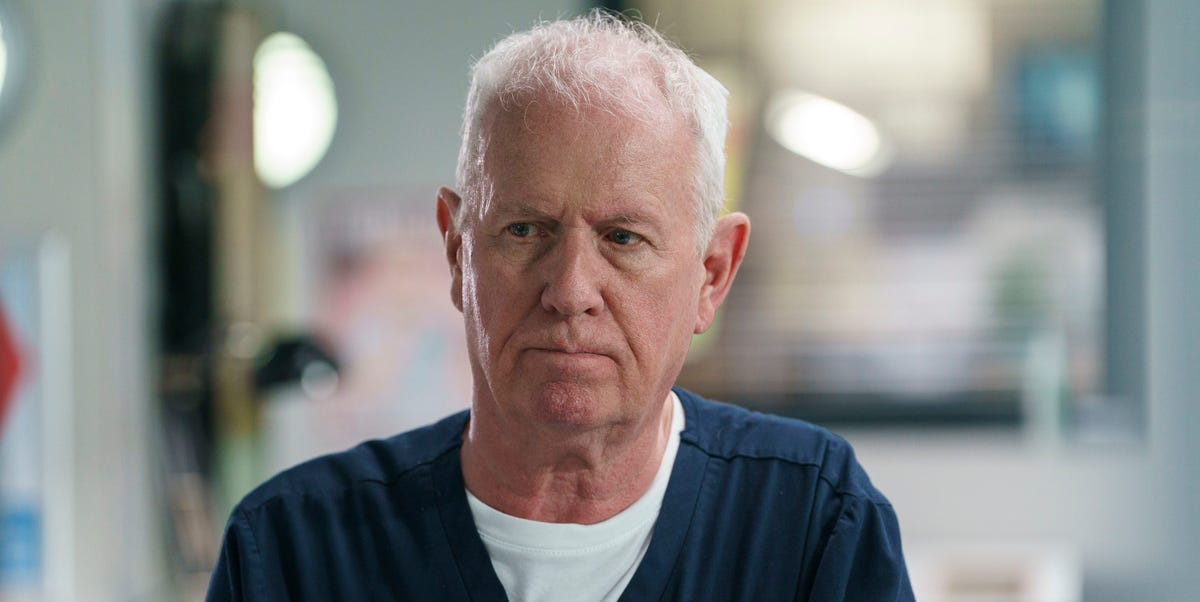 La star de Casualty estime que Derek Thompson « méritait plus » après son départ de la série
