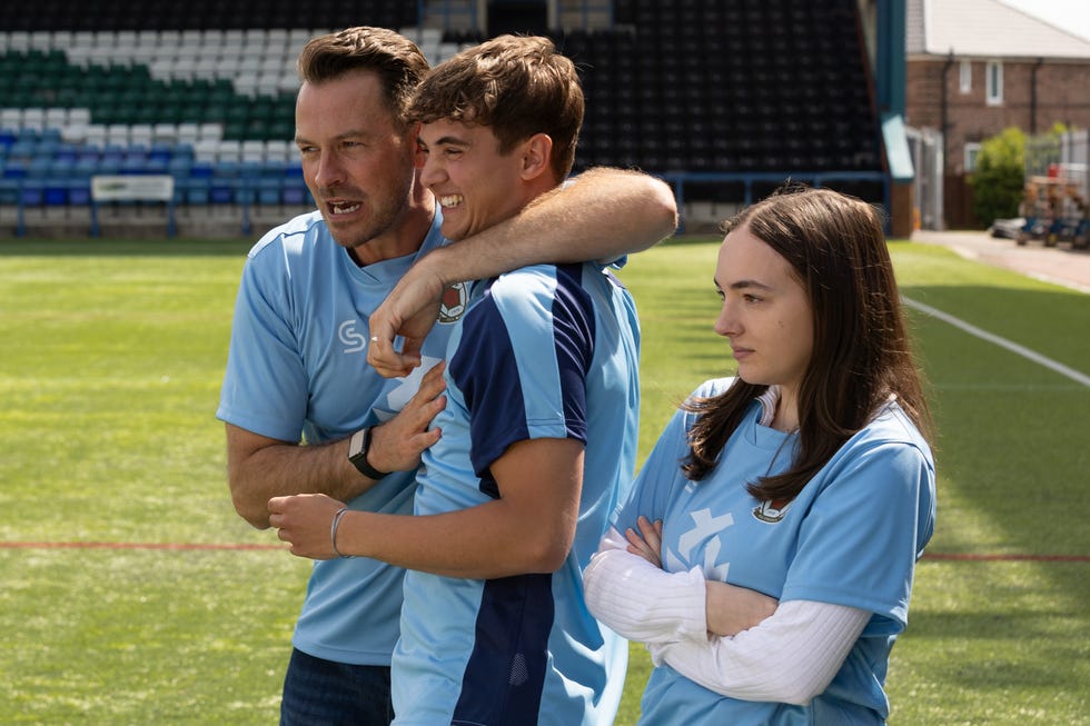 Darren, JJ et Frankie Osborne à Hollyoaks