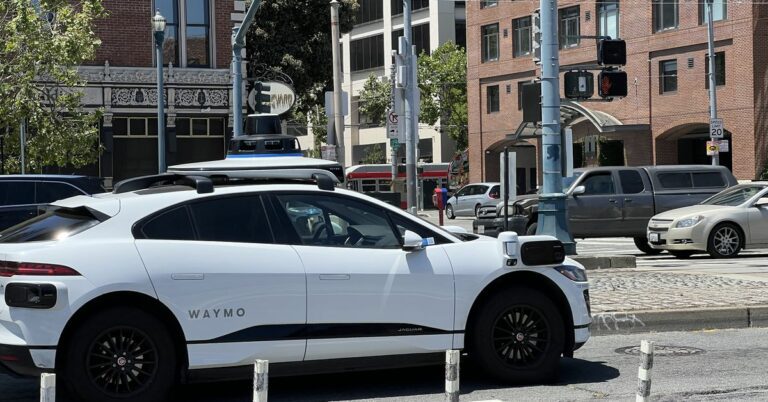 Le dépôt de robotaxi de Waymo continue de réveiller ses voisins de San Francisco