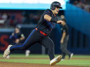 Le tir d’Addison Barger permet aux Blue Jays de revenir au score face aux Halos