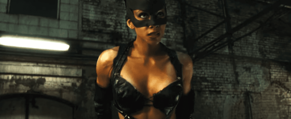 Halle Berry in Catwoman suit in an alley