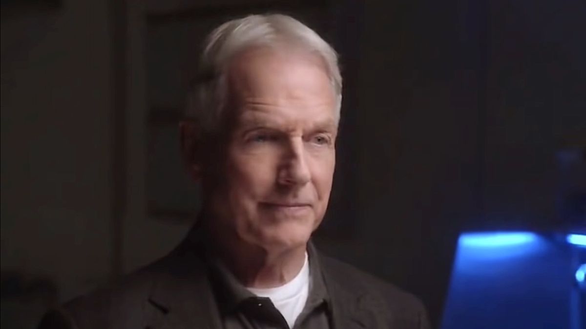 Mark Harmon, animateur de NCIS, rend un hommage mélancolique à George Schenck, ancien showrunner de NCIS
