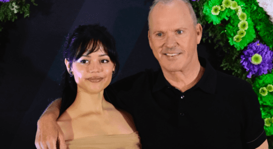 Michael Keaton s'est faufilé derrière Jenna Ortega dans le rôle de Beetlejuice et l'a effrayée avant même qu'ils ne se rencontrent : « Il avait des moisissures qui se décollaient de son visage » Plus de Variety Les plus populaires À lire absolument Inscrivez-vous aux newsletters de Variety Plus de nos marques