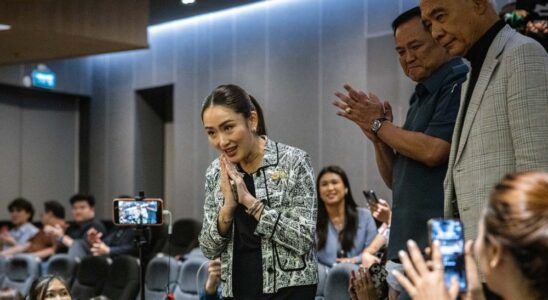 Paetongtarn Shinawatra, deuxième femme Premier ministre de Thaïlande, a un pedigree favorable au cinéma Plus de Variety Les plus populaires À lire absolument Inscrivez-vous aux newsletters de Variety Plus de nos marques