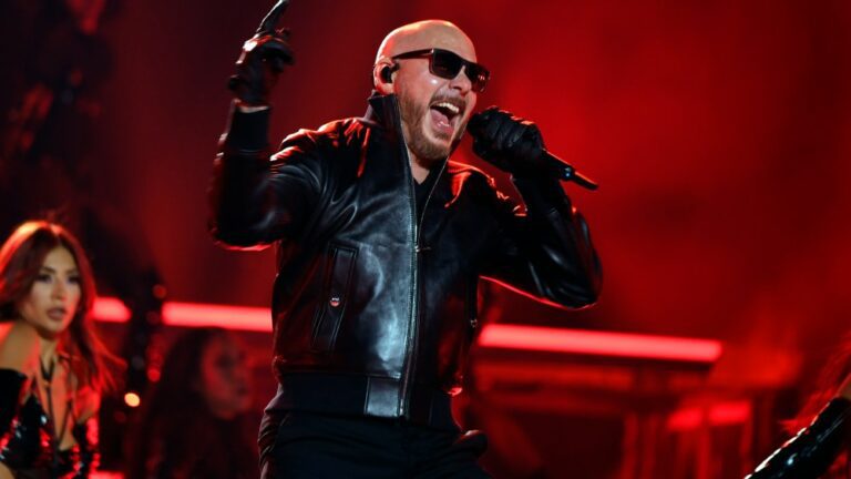 Pitbull achète les droits de dénomination du Florida International Stadium pour 1,2 million de dollars Plus de Variety Les plus populaires À lire absolument Inscrivez-vous aux newsletters de Variety Plus de nos marques
	
	
