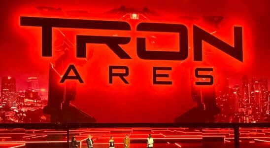 Premières images de « Tron : Ares » : vélos légers, retour de Jeff Bridges et nouvelle musique de Nine Inch Nails Plus de Variety Les plus populaires À lire absolument Inscrivez-vous aux bulletins d'information de Variety Plus de nos marques