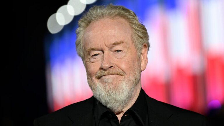 Ridley Scott déclare « Je n'ai pas besoin de conseils » sur la réalisation et a essayé de ne pas interférer avec « Alien : Romulus » : « Si je tombe sur ma propre épée et que je saigne », alors « c'est de ma faute » Plus de Variety Les plus populaires À lire absolument Inscrivez-vous aux newsletters de Variety Plus de nos marques
	
	
