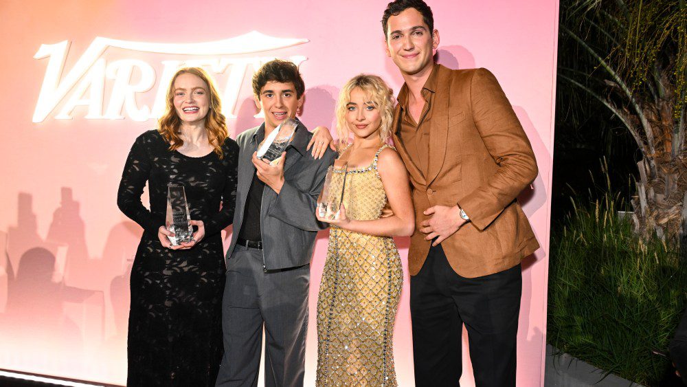 Sabrina Carpenter, Tobey Maguire et Mucho Espresso : dans les coulisses de la célébration du pouvoir du jeune Hollywood par Variety Plus de Variety Les plus populaires À lire absolument Inscrivez-vous aux bulletins d'information de Variety Plus de nos marques
	
	
