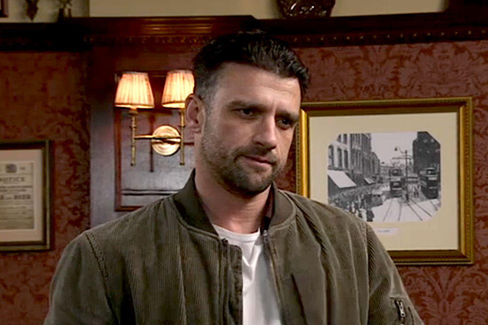 Ciaran Griffith dans le rôle de Damon Hey dans Coronation Street