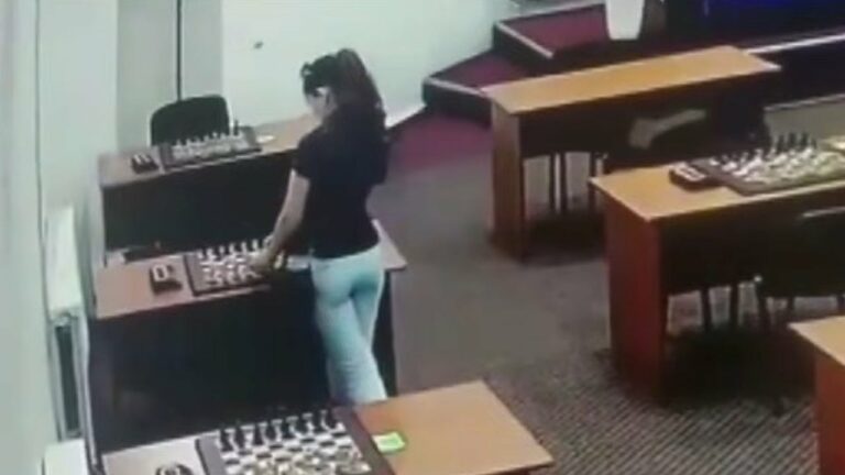 Un joueur d'échecs russe accusé d'avoir empoisonné l'échiquier de son rival avec du mercure toxique
