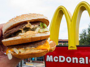 William Watson : Les données de Big Mac montrent que le salaire minimum n’a pas d’importance