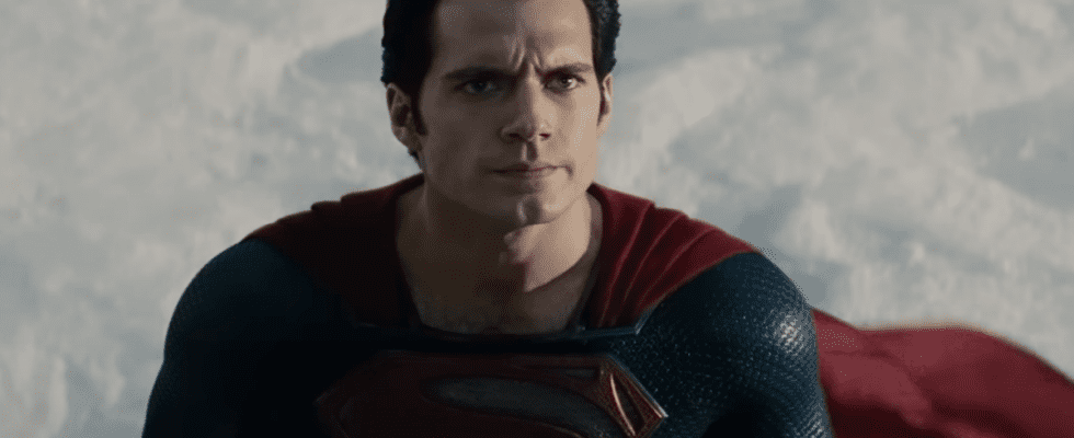 Zack Snyder réagit au caméo Deadpool d'Henry Cavill ainsi qu'à son départ de Superman