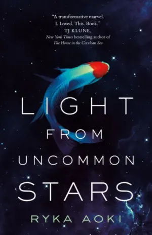 couverture de Light From Uncommon Stars de Ryka Aoki ; image de carpes koï nageant dans le ciel nocturne