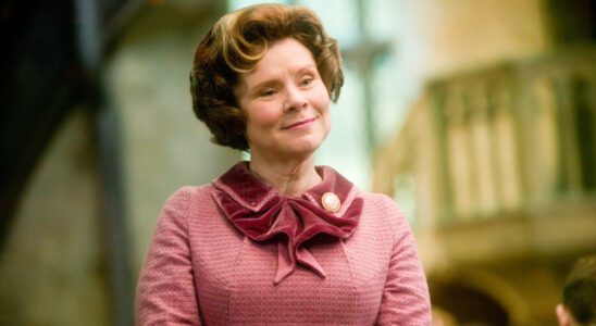 Imelda Staunton revient dans le rôle de Dolores Ombrage, la méchante d'Harry Potter, mais il y a un rebondissement