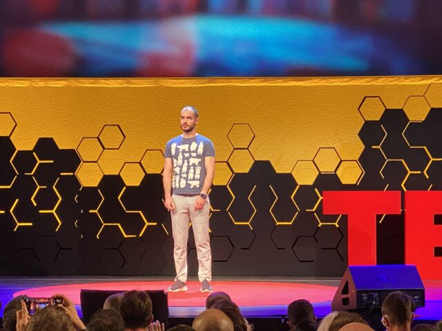 Illya Sutskever, scientifique en chef d'OpenAI, s'exprime au TED AI 2023.