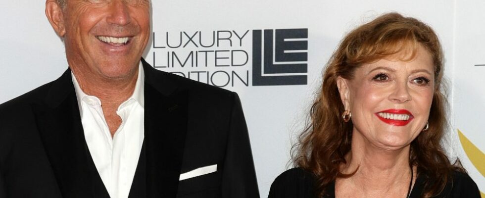 Les co-stars de « Bull Durham » Kevin Costner et Susan Sarandon se retrouvent au Festival du film de Venise : « Il n'y a rien de tel que de retrouver un vieil ami » Plus de Variety Les plus populaires À lire absolument Inscrivez-vous aux newsletters de Variety Plus de nos marques