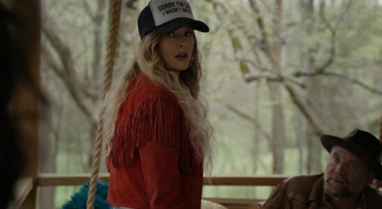 Dans « The Easy Kind », la favorite de la musique country Elizabeth Cook joue son propre rôle — ou le fait-elle ? — dans un docu-fiction qui fait la différence